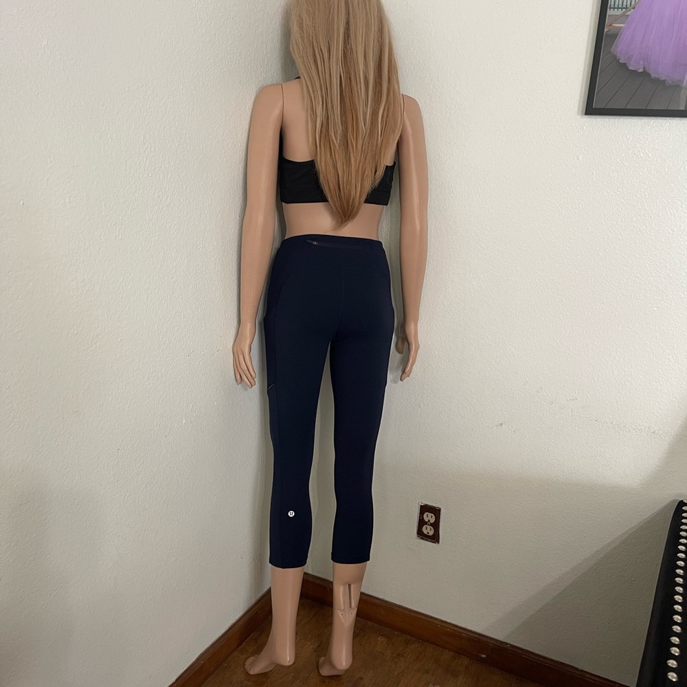 Lululemon Speed Up Crop * 21" True Navy (First Release) -Size 4 Good Condition - Picture 10 of 16